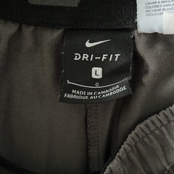 Mens Nike Shorts - Picture 3 of 3